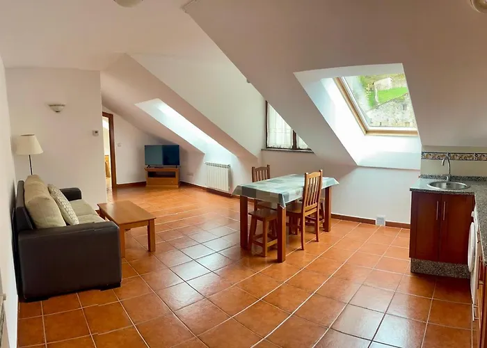 Apartamentos Puente La Molina